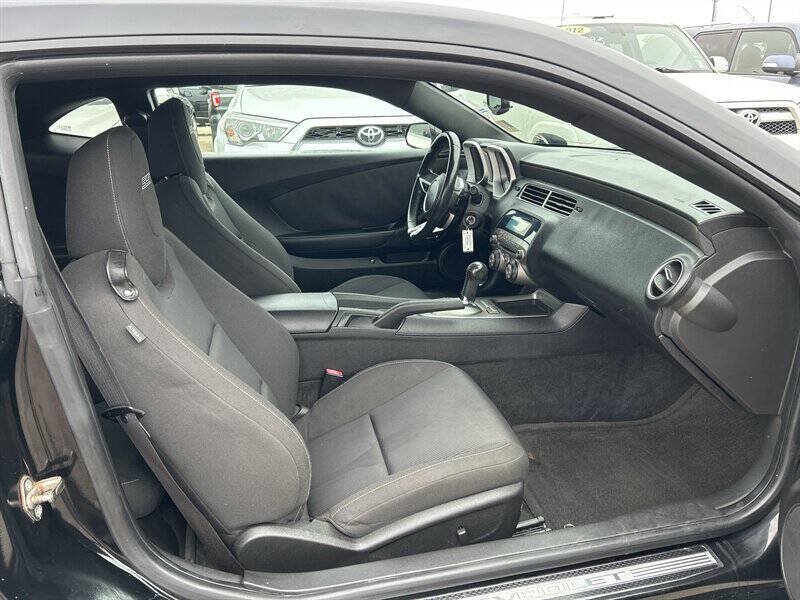 Used 2010 Chevrolet Camaro SS w/ RS Package RWD image 15