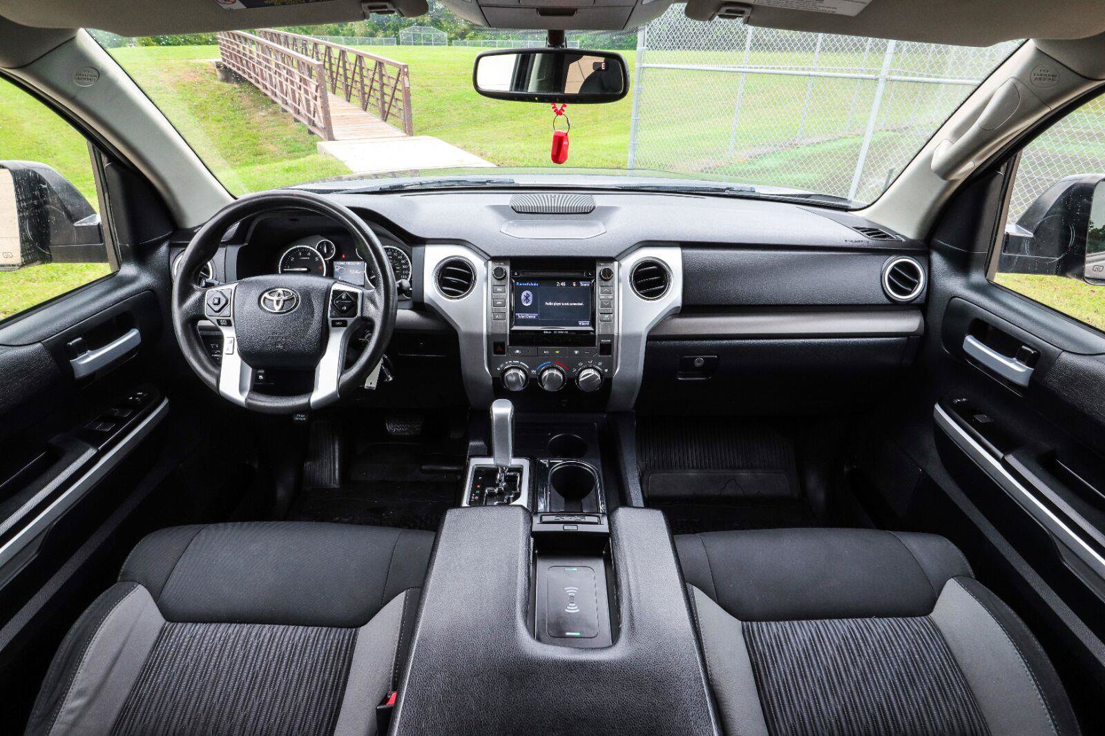 Used 2017 Toyota Tundra SR5 RWD image 2