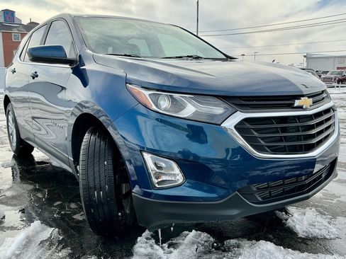 Used 2021 Chevrolet Equinox LT image 2