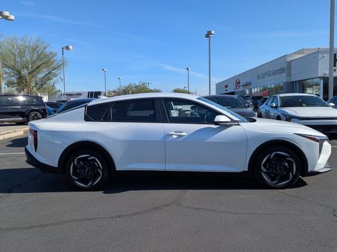 Certified 2025 Kia K4 EX image 6