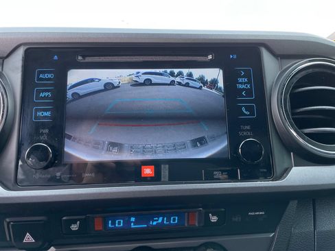 Certified 2019 Toyota Tacoma TRD Off-Road w/ TRD Premium Off Road Package AWD/4WD image 9
