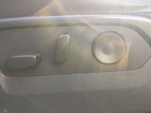 Used 2023 Chevrolet Suburban Z71 w/ Luxury Package image 17