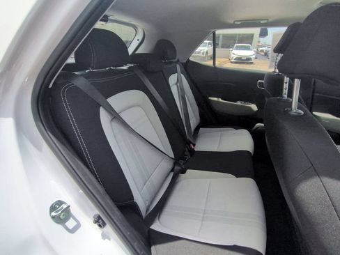 Used 2025 Hyundai Venue SEL FWD image 29