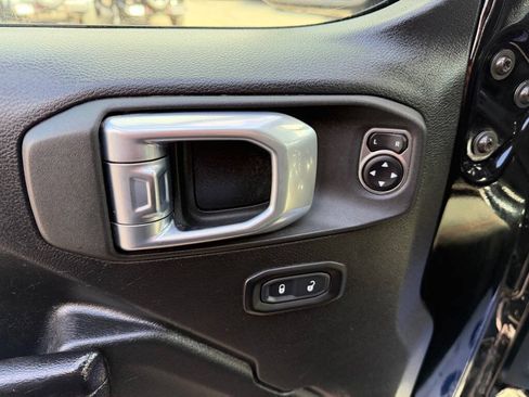 Used 2021 Jeep Gladiator Rubicon w/ Dual Top Group AWD/4WD image 14