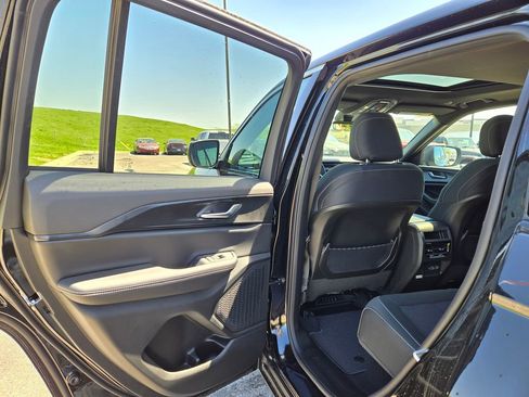 New 2026 Jeep Grand Cherokee Laredo X AWD/4WD image 26