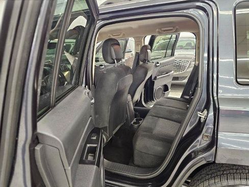 Used 2016 Jeep Patriot Sport w/ Power Value Group FWD image 9