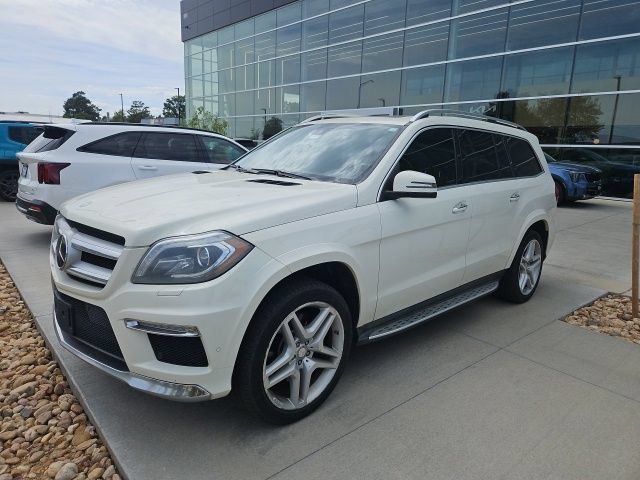 Used 2013 Mercedes-Benz GL 550 4MATIC image 1