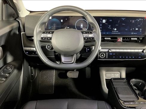 Used 2025 Hyundai Ioniq 5 SEL RWD image 4