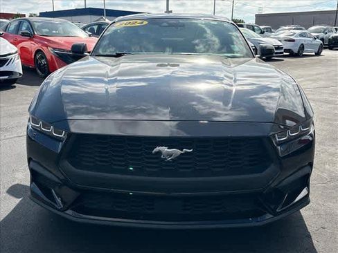 Used 2024 Ford Mustang Coupe RWD image 8