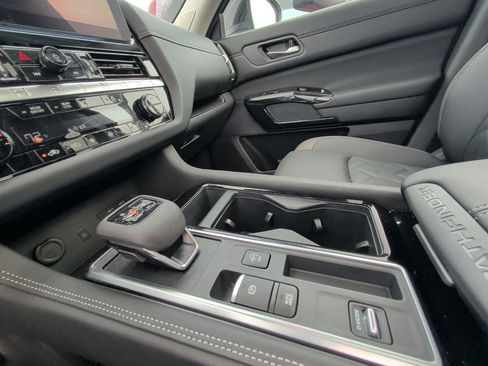 Used 2026 Nissan Pathfinder Platinum w/ Cargo Package FWD image 3