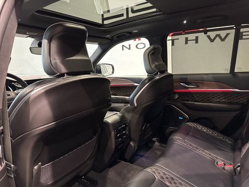 Used 2022 Jeep Grand Cherokee Summit w/ Luxury Tech Group V image 34