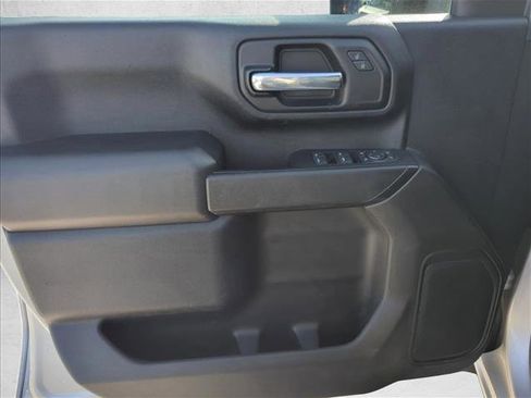 Used 2021 Chevrolet Silverado 2500 Custom w/ Custom Value Package image 6