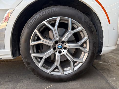 Used 2026 BMW X7 xDrive40i AWD/4WD image 31