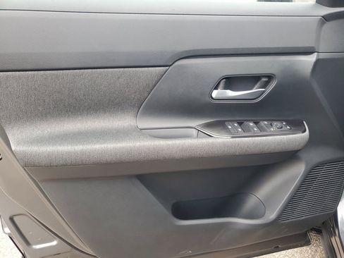 New 2026 Nissan Kicks SV image 9