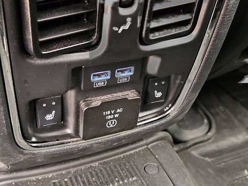 Used 2020 Jeep Grand Cherokee Overland AWD/4WD image 22