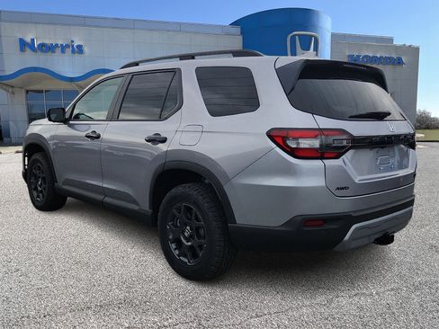 New 2025 Honda Pilot TrailSport image 3