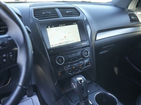 Certified 2018 Ford Explorer XLT w/ Equipment Group 202A image 28