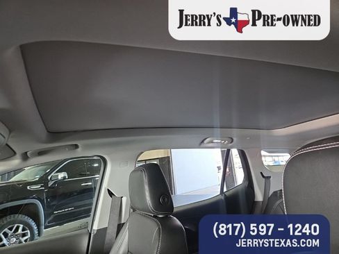 Used 2022 GMC Terrain SLT w/ Elevation Edition FWD image 8
