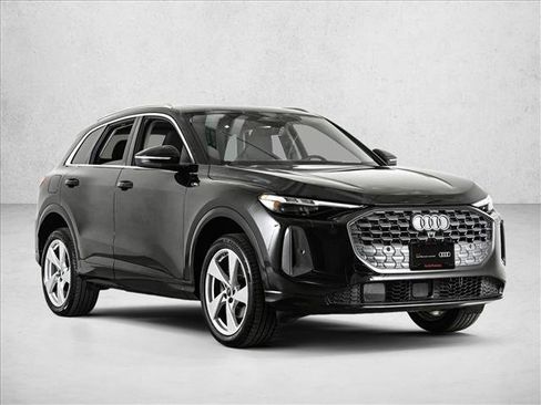 Certified 2025 Audi Q5 Premium Plus w/ Premium Plus AWD/4WD image 3