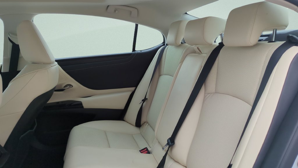 Used 2022 Lexus ES 350 w/ Premium Package FWD image 9