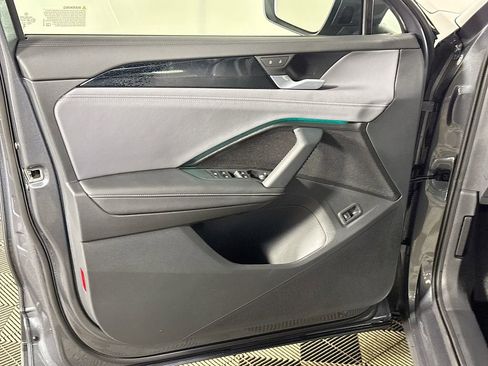 New 2026 Volkswagen Tiguan SE image 10