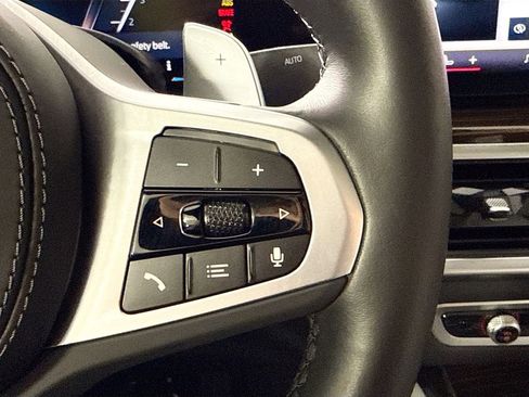 Used 2024 BMW X6 xDrive40i w/ Premium Package image 12