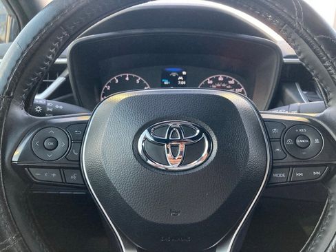 Certified 2025 Toyota Corolla SE image 18