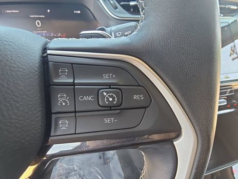 Used 2022 Jeep Grand Cherokee Laredo w/ Luxury Tech Group I AWD/4WD image 19