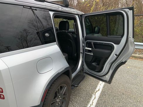 Certified 2021 Land Rover Defender 110 SE image 16