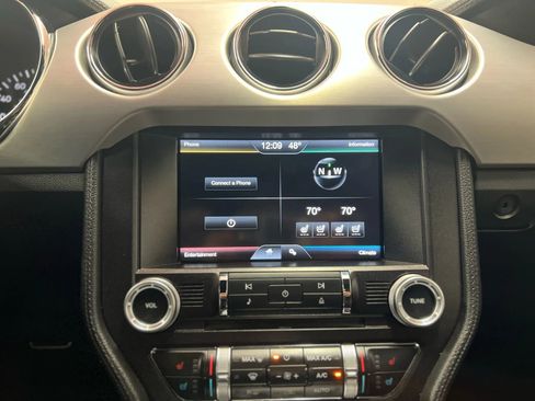 Used 2015 Ford Mustang Premium image 18