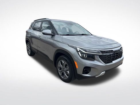 Certified 2024 Kia Seltos S image 3