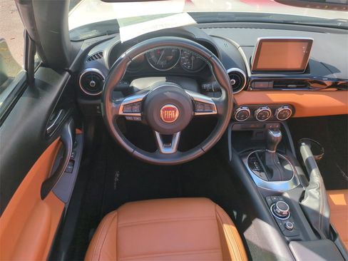 Used 2018 FIAT 124 Spider Lusso w/ Convenience Group image 17