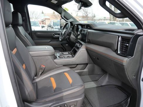 Used 2025 GMC Sierra 2500 AT4 image 14