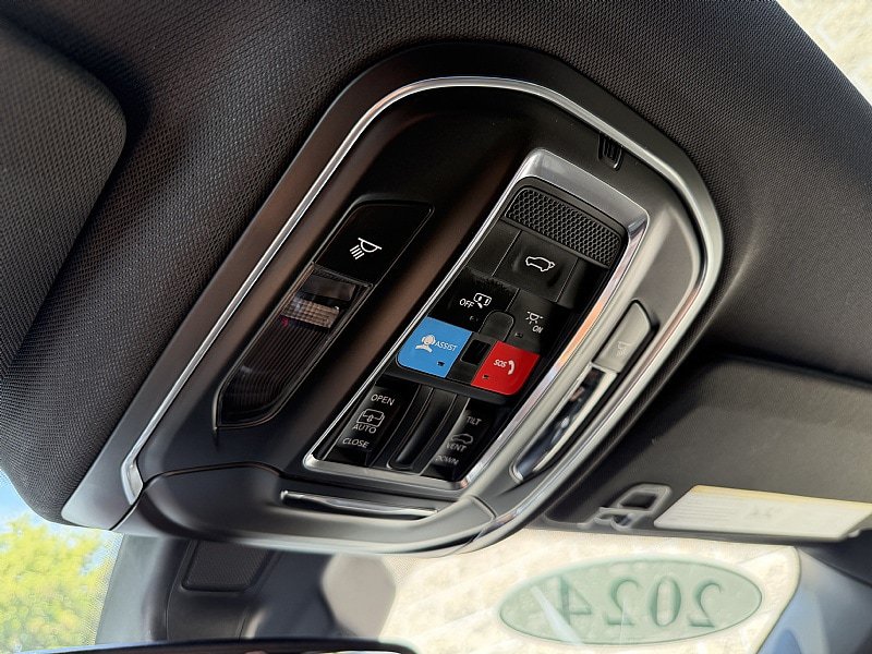 Used 2024 Jeep Grand Cherokee L Altitude AWD/4WD image 18