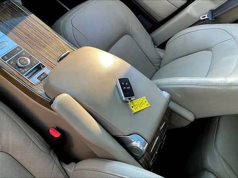 Used 2018 Land Rover Range Rover HSE image 35