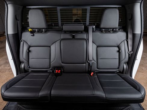 Used 2025 Chevrolet Silverado 2500 LTZ w/ LTZ Premium Package image 32