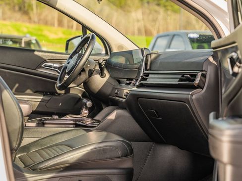 Used 2023 Kia Sportage SX image 13