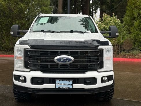 Used 2024 Ford F350 XLT image 2