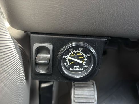 Used 2005 Chevrolet Silverado 2500 LT w/ Heavy-Duty Power Package AWD/4WD image 21