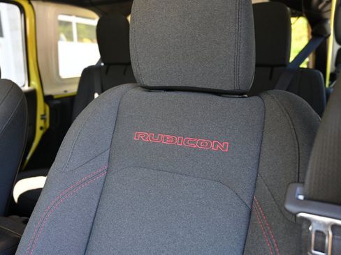 Used 2024 Jeep Wrangler Unlimited Rubicon AWD/4WD image 18