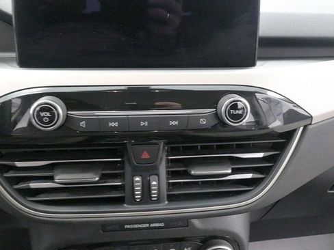 Used 2022 Ford Escape SE w/ Cold Weather Package image 13