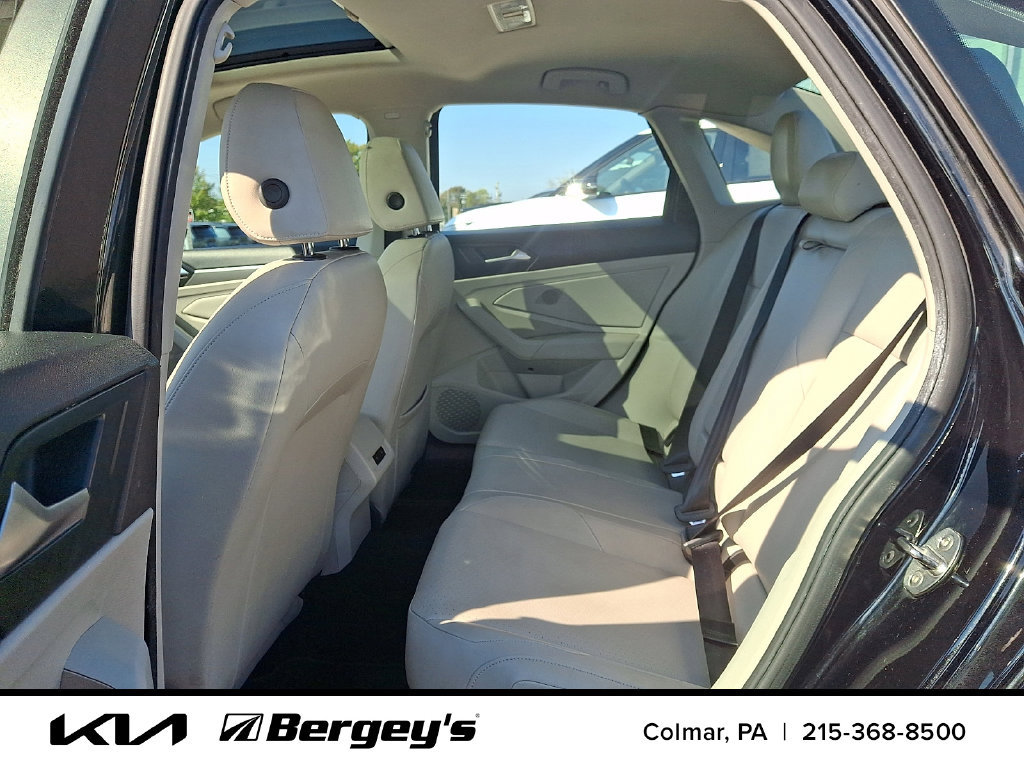 Used 2020 Volkswagen Jetta SE w/ SE Cold Weather Package FWD image 12