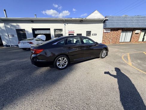 Used 2018 Honda Accord LX image 16