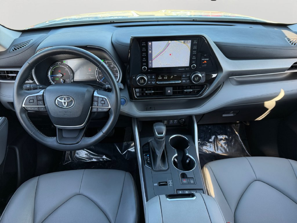 Used 2022 Toyota Highlander XLE AWD/4WD image 13