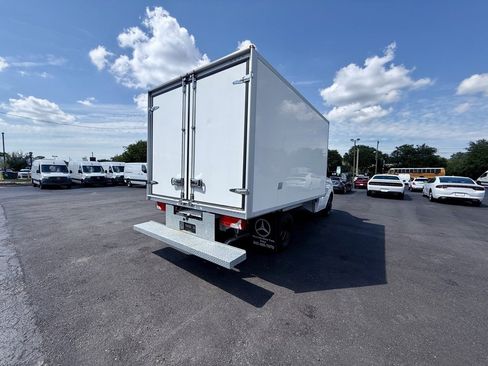 Used 2023 Mercedes-Benz Sprinter 4500 image 9