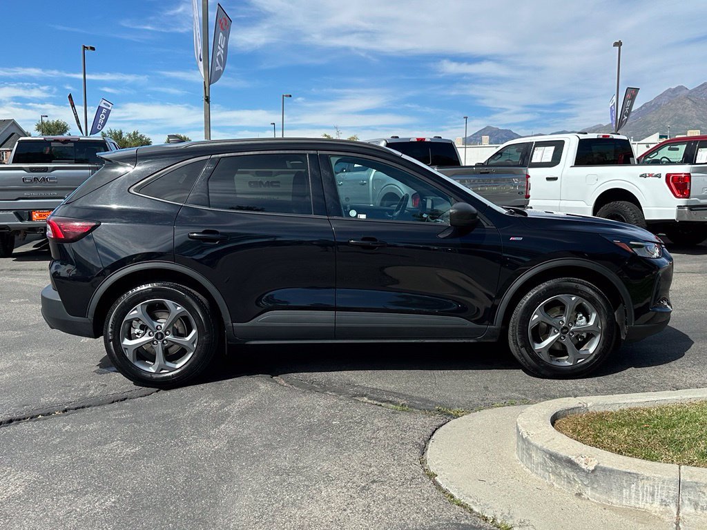 Used 2025 Ford Escape ST-Line AWD/4WD image 5