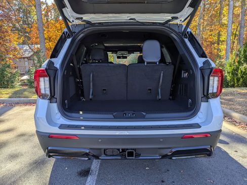 New 2026 Ford Explorer ST-Line w/ ST-Line Street Pack image 31