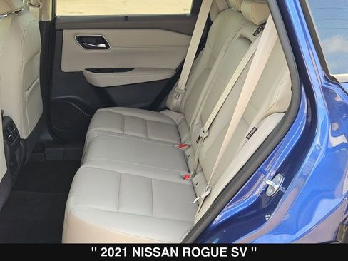 Used 2021 Nissan Rogue SV w/ Premium Package image 17