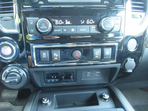 Used 2023 Nissan Titan Platinum Reserve w/ Moonroof Package AWD/4WD image 28