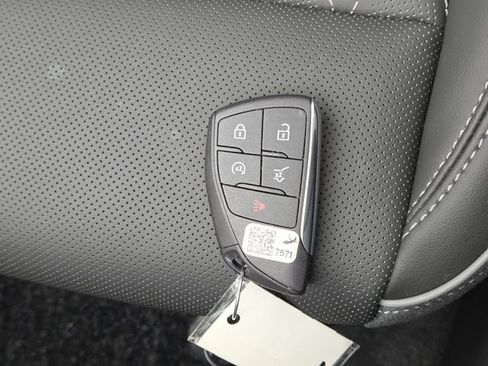 Used 2023 Buick Envision Avenir image 40